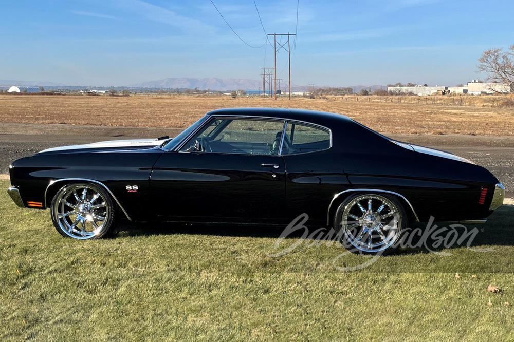 1970 CHEVROLET CHEVELLE CUSTOM COUPE - Side Profile - 262247