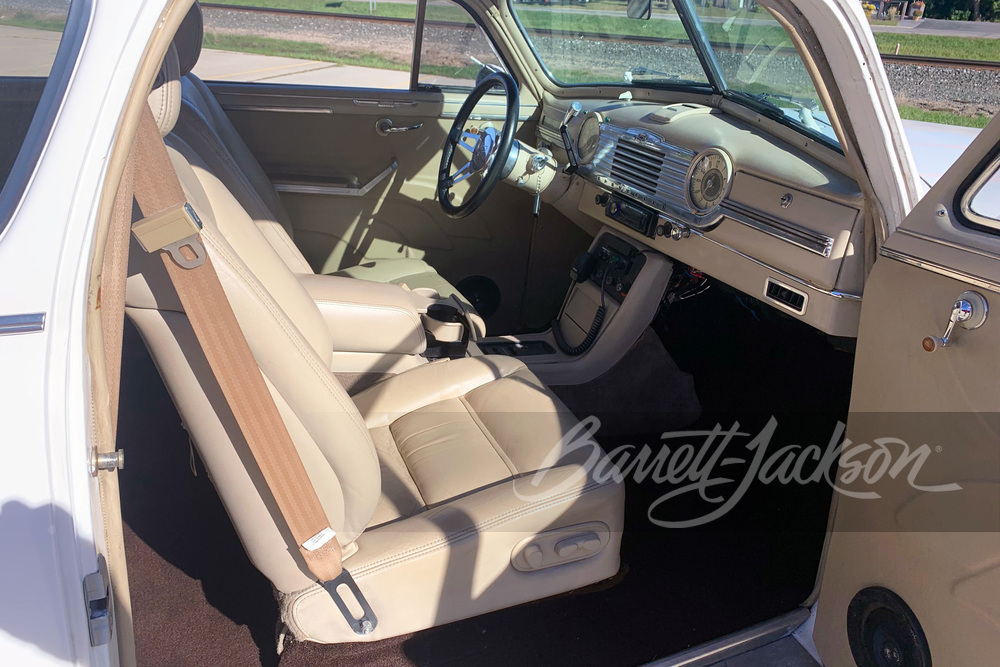 1947 CHEVROLET FLEETLINE CUSTOM COUPE - Interior - 262259