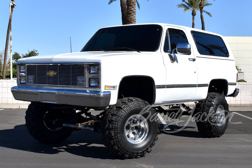 1985 CHEVROLET K5 BLAZER CUSTOM SUV - Front 3/4 - 262316