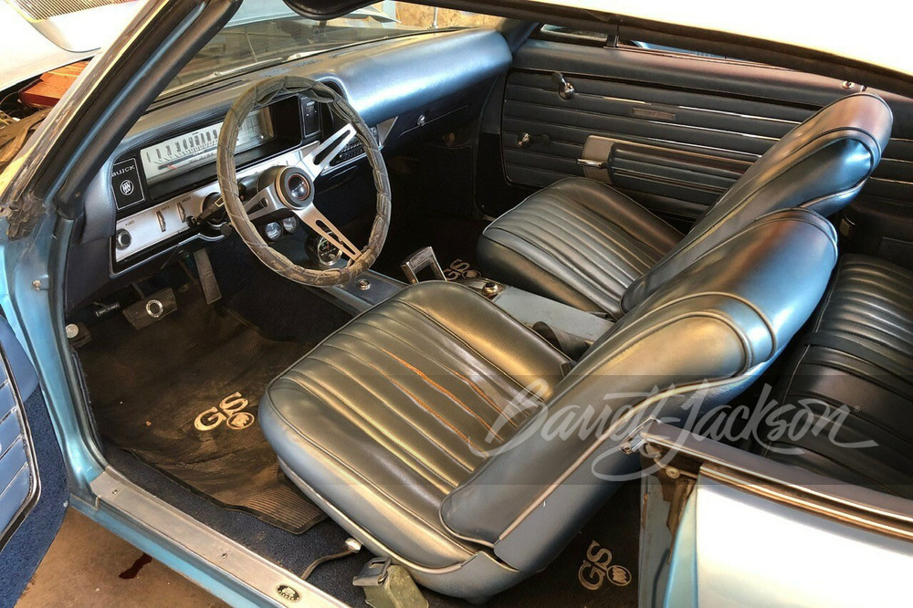 1968 BUICK GS400 CONVERTIBLE - Interior - 262332