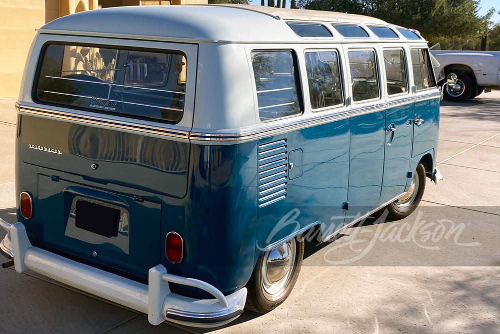 1965 VOLKSWAGEN 21-WINDOW MICROBUS - Rear 3/4 - 262723