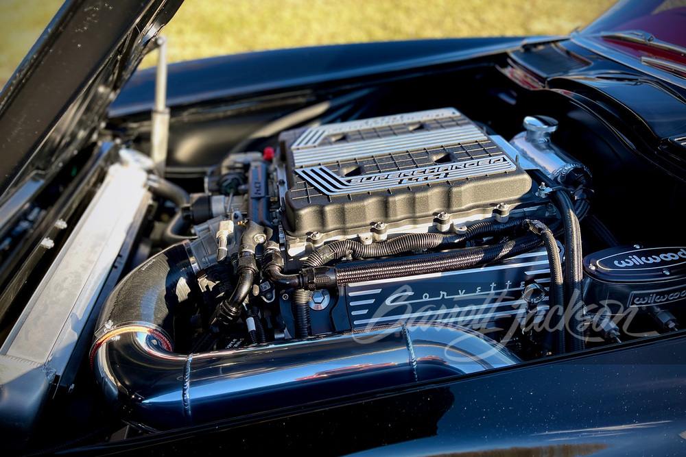 1963 CHEVROLET CORVETTE CUSTOM SPLIT-WINDOW COUPE - Engine - 263059