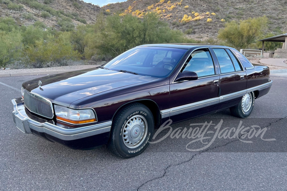 1996 BUICK ROADMASTER CUSTOM - Front 3/4 - 263109