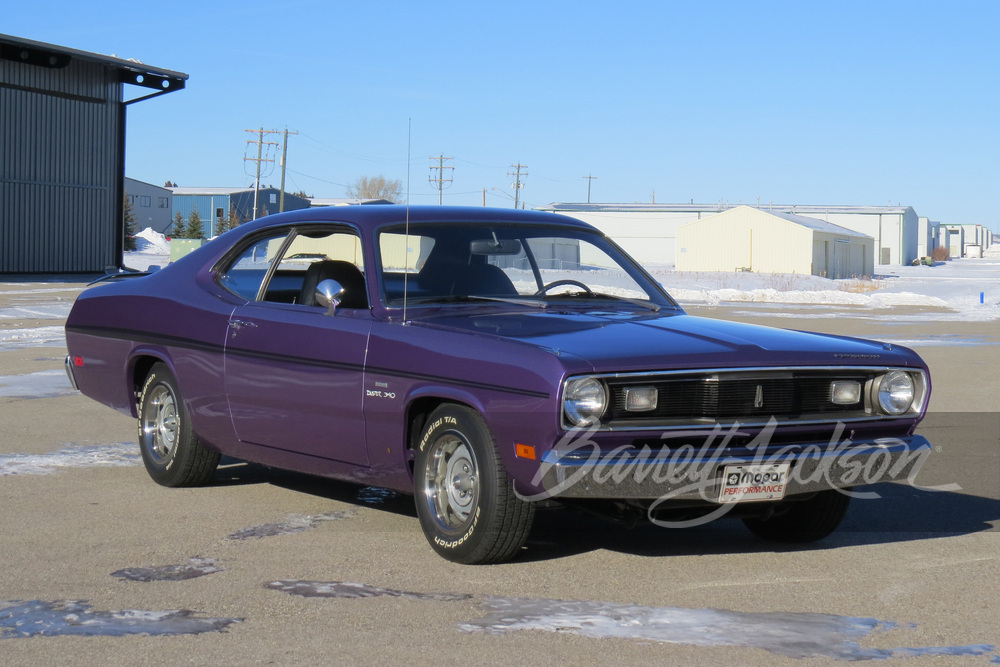 1970 PLYMOUTH DUSTER - Front 3/4 - 263230