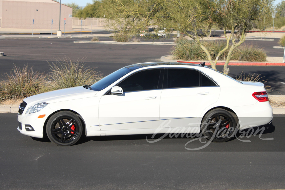 2011 MERCEDES-BENZ E550 - Side Profile - 263491