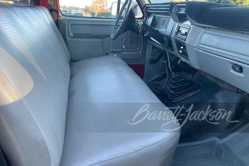 1986 FORD F-350 CUSTOM FLATBED TRUCK - Interior - 263514