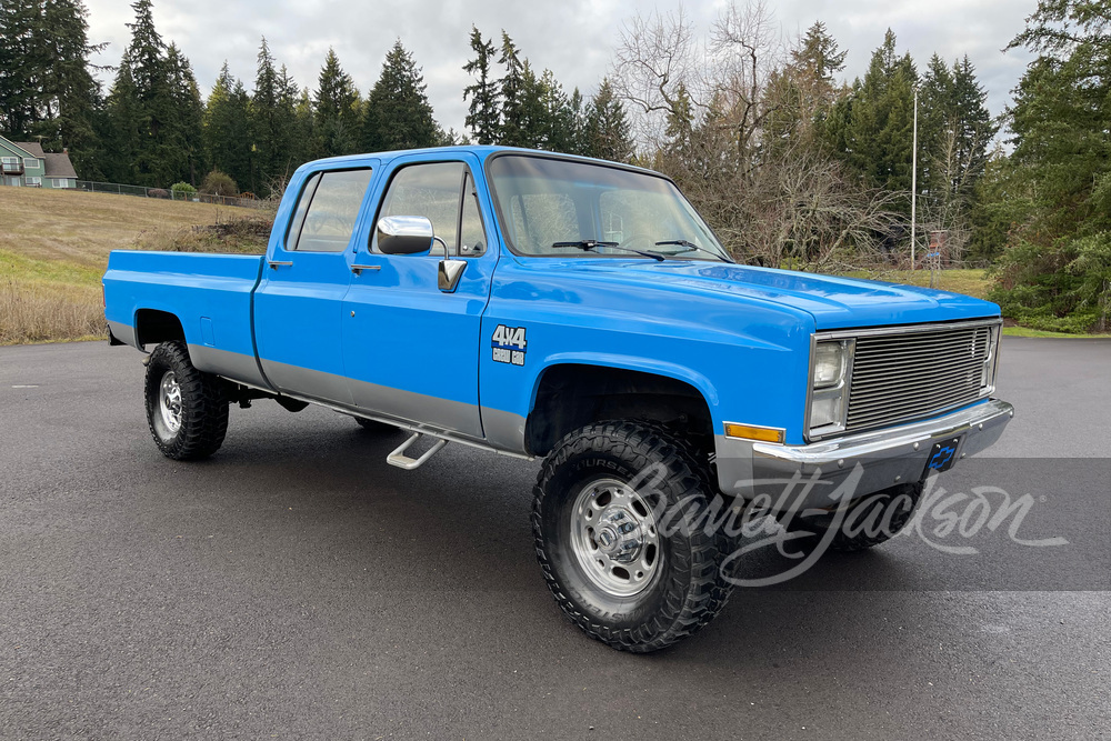 1983 CHEVROLET K30 PICKUP - Front 3/4 - 263876