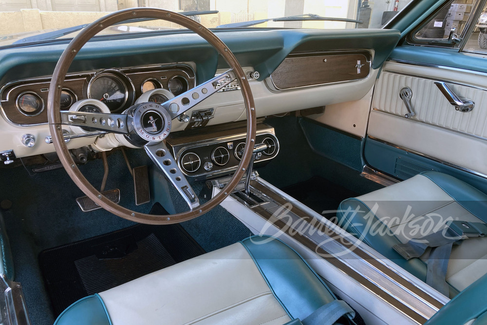 1966 FORD MUSTANG CONVERTIBLE - Interior - 264025