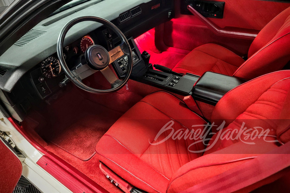 1987 CHEVROLET CAMARO IROC-Z - Interior - 265236
