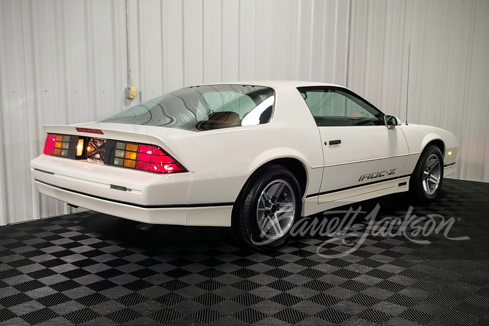 1987 CHEVROLET CAMARO IROC-Z - Rear 3/4 - 265236