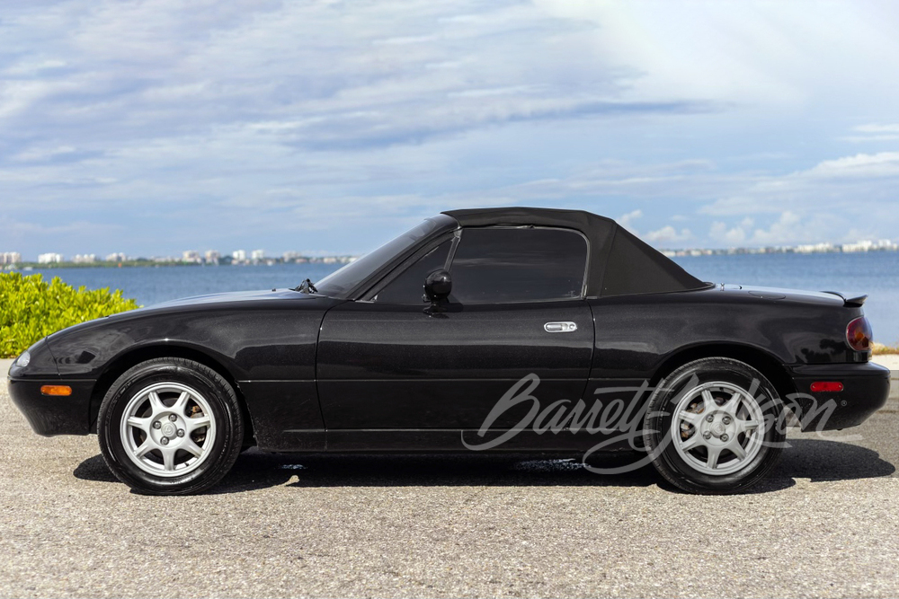 1996 MAZDA MIATA MX5 CONVERTIBLE - Side Profile - 266772