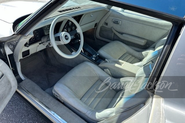 1981 CHEVROLET CORVETTE 350/190 - Interior - 267272