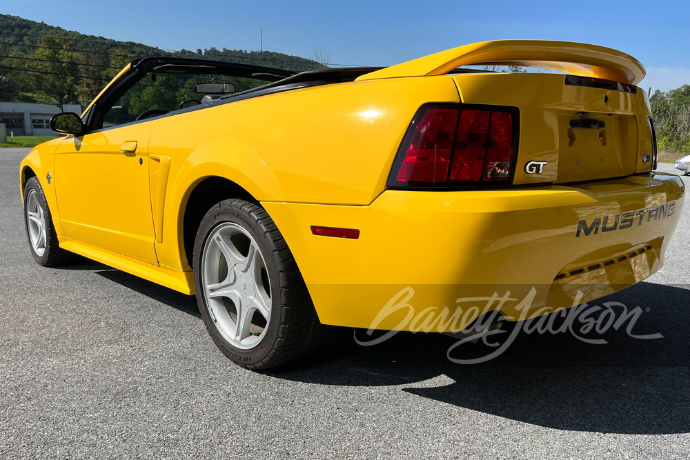 1999 FORD MUSTANG GT CONVERTIBLE - Rear 3/4 - 267284