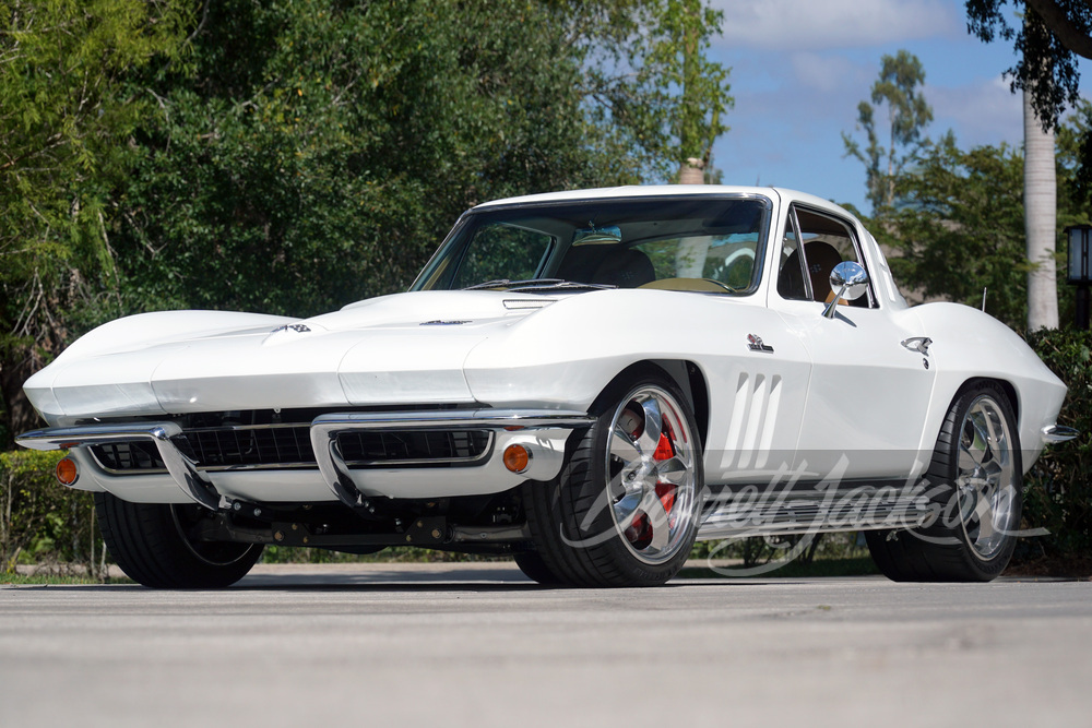 1965-chevrolet-corvette-custom-coupe-front-3-4-267560