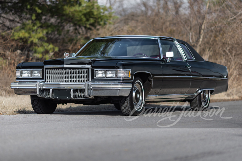 1975 Model 1975 CADILLAC COUPE DE VILLE - Front 3/4 - 267756