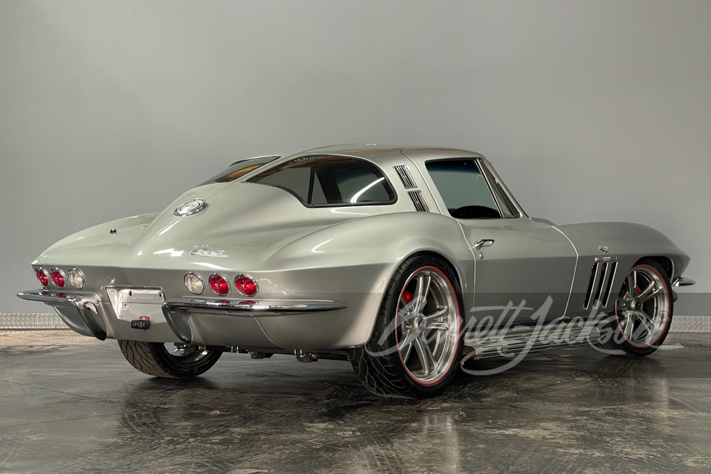 1963 CHEVROLET CORVETTE SPLIT-WINDOW CUSTOM COUPE - Rear 3/4 - 267842