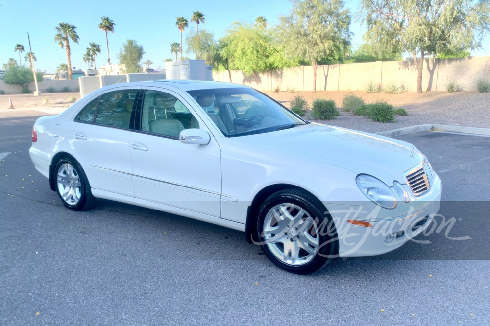 2003 MERCEDES-BENZ E500 - Front 3/4 - 268411