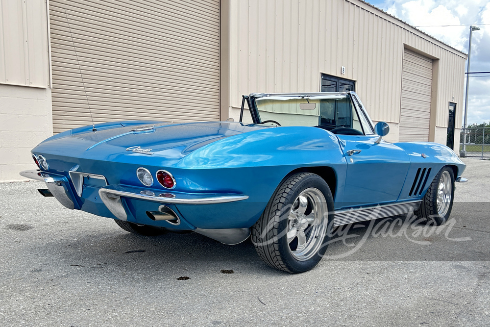 1965 CHEVROLET CORVETTE CONVERTIBLE - Rear 3/4 - 268704