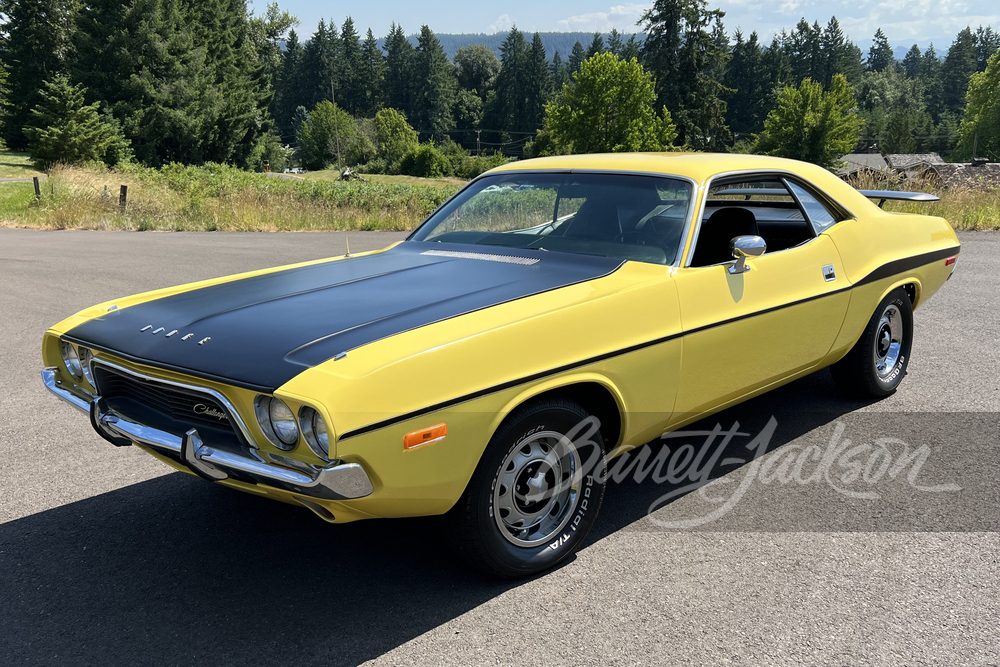 1972 DODGE CHALLENGER - Front 3/4 - 269109