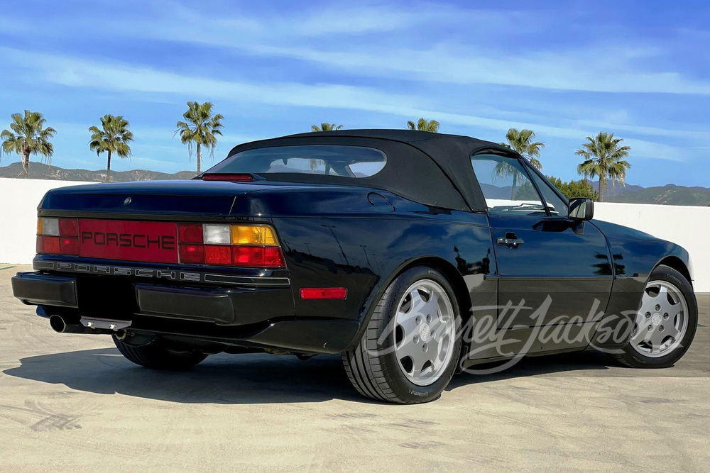 1990 PORSCHE 944 S2 CONVERTIBLE - Rear 3/4 - 269129