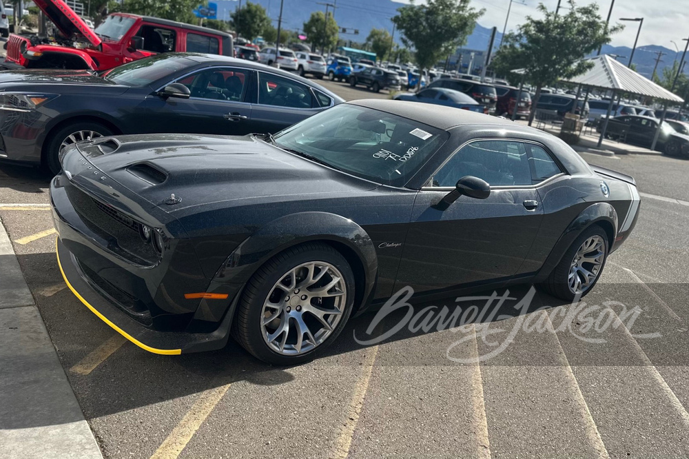 2023 DODGE CHALLENGER SRT HELLCAT BLACK GHOST - Front 3/4 - 269323