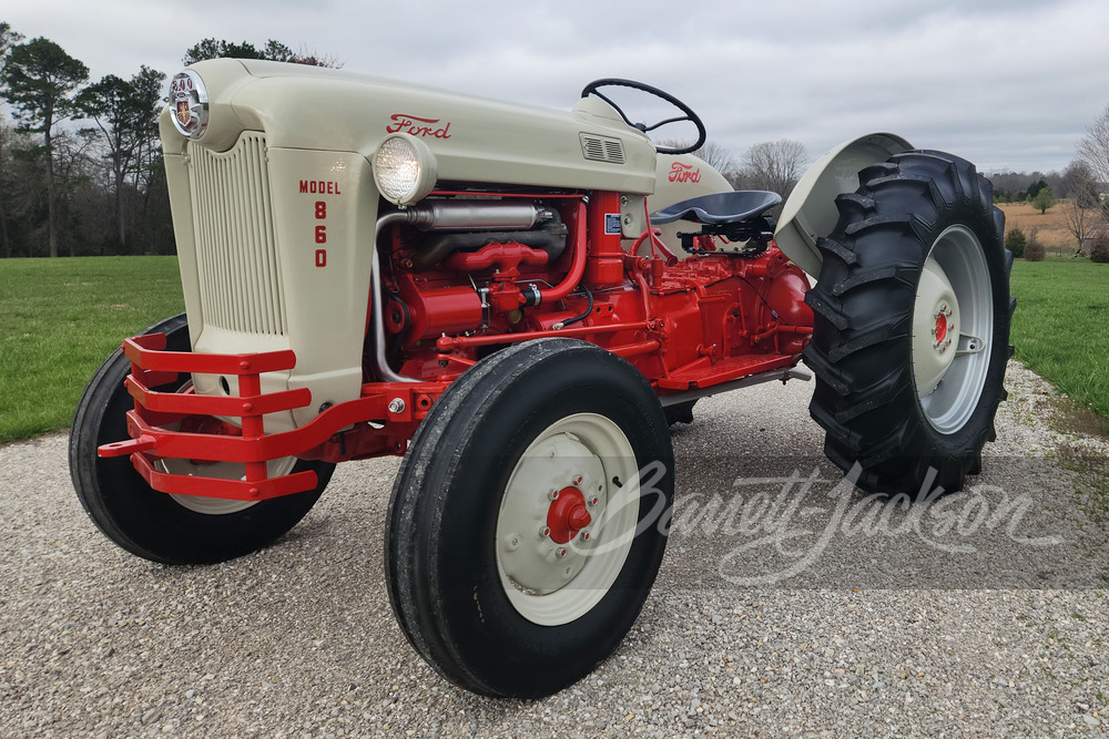 1955 FORD 860 TRACTOR - Front 3/4 - 269672