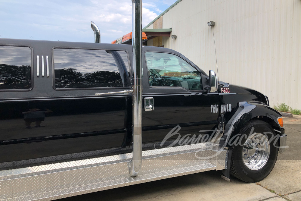 2005 FORD EXCURSION CUSTOM LIMOUSINE - Misc 5 - 270013