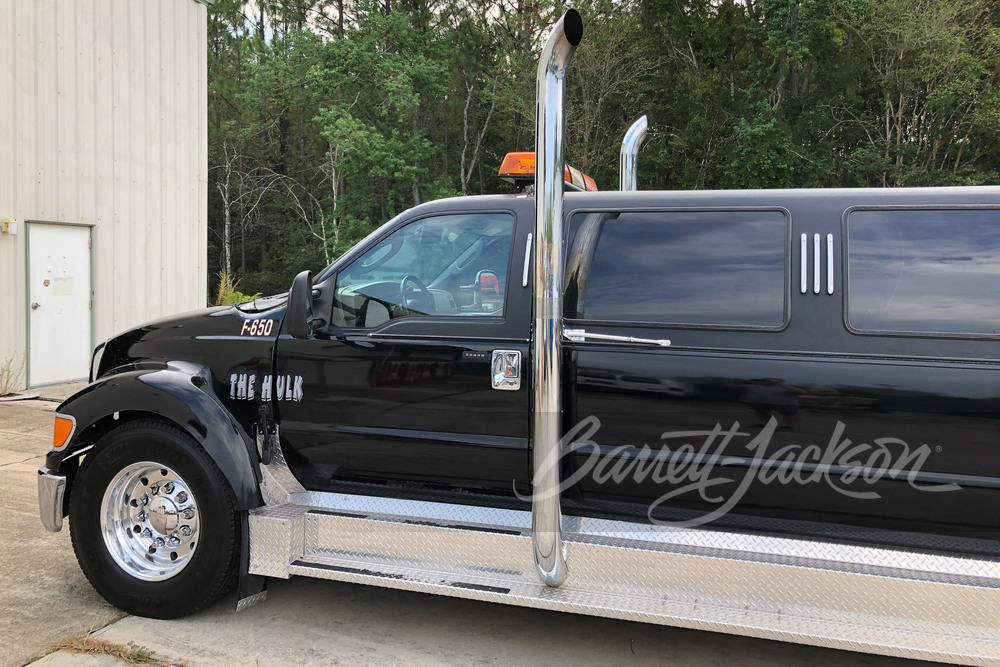 2005 FORD EXCURSION CUSTOM LIMOUSINE - Misc 4 - 270013