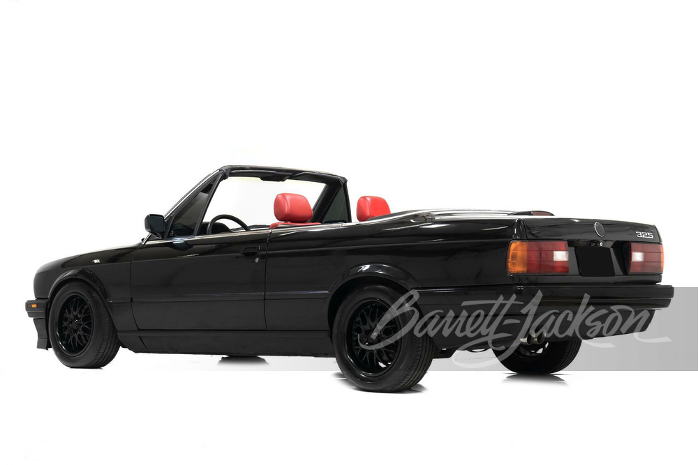 1992 BMW 325i CONVERTIBLE - Rear 3/4 - 270634