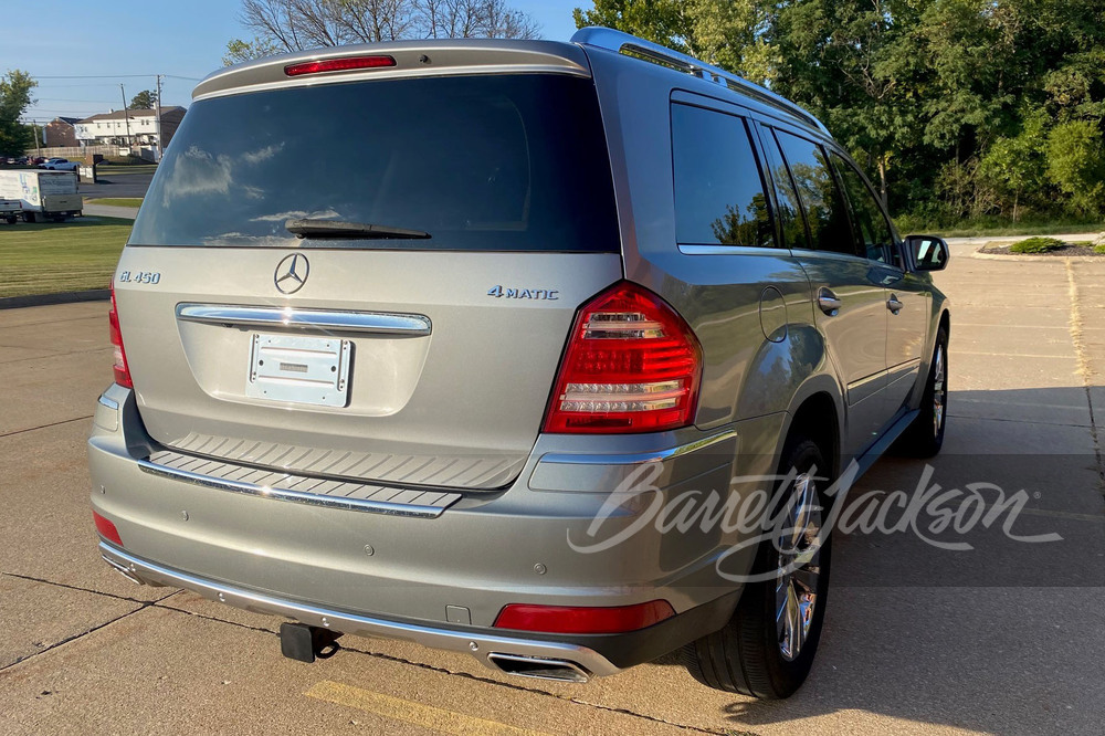 Mercedes Gl Rear 2010 MERCEDES-BENZ GL450 - Rear 3/4 - 270695