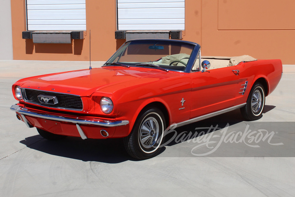 1966 FORD MUSTANG CONVERTIBLE - Front 3/4 - 271265