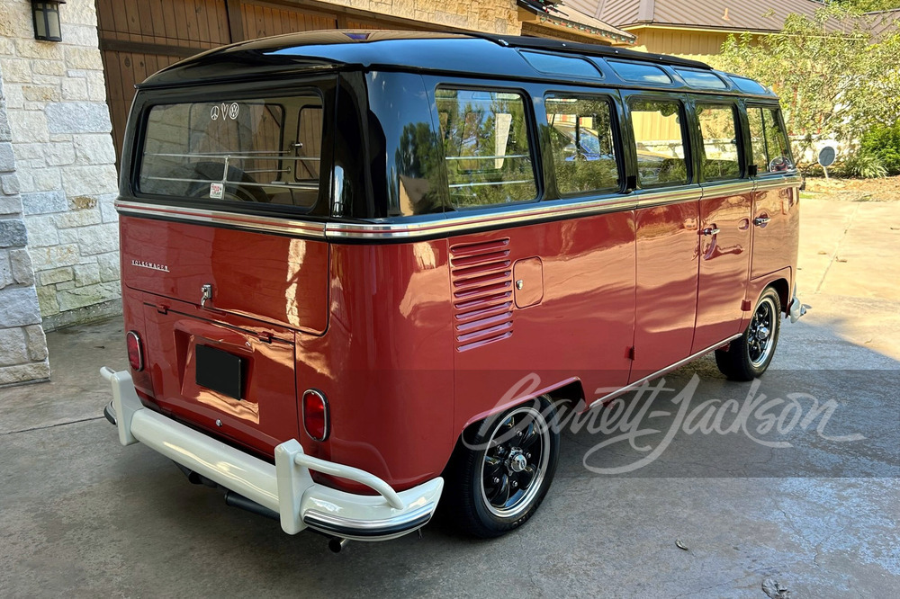 1964 VOLKSWAGEN 21-WINDOW DELUXE MICROBUS - Rear 3/4 - 271332