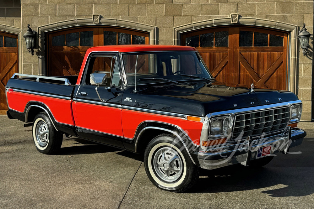 1979 FORD F-100 PICKUP - Front 3/4 - 271801