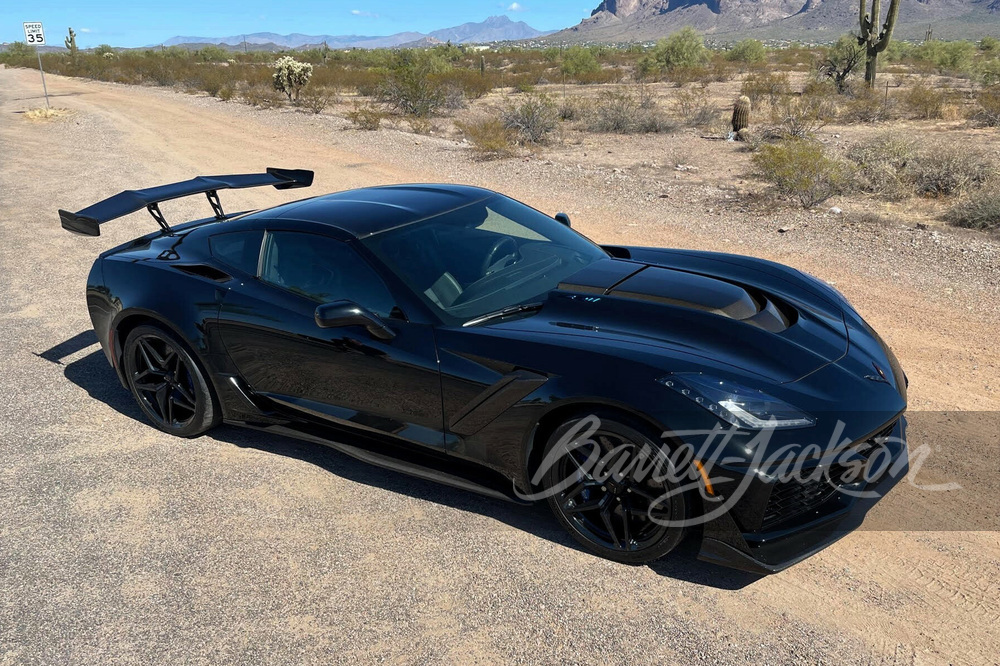 2019 CHEVROLET CORVETTE ZR1 - Front 3/4 - 272344