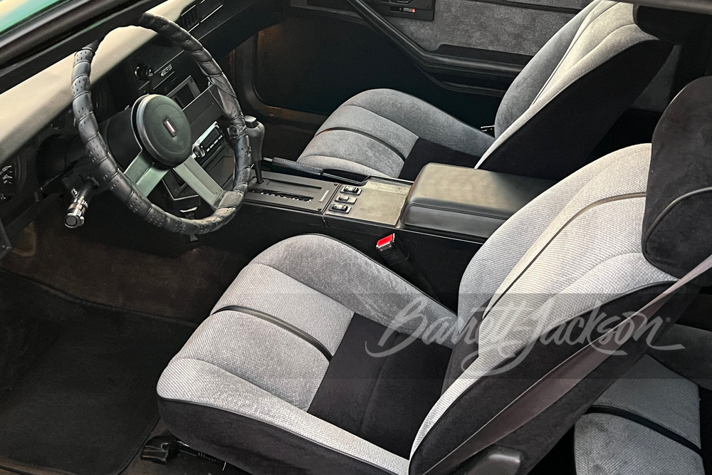 1988 CHEVROLET CAMARO IROC-Z - Interior - 272462
