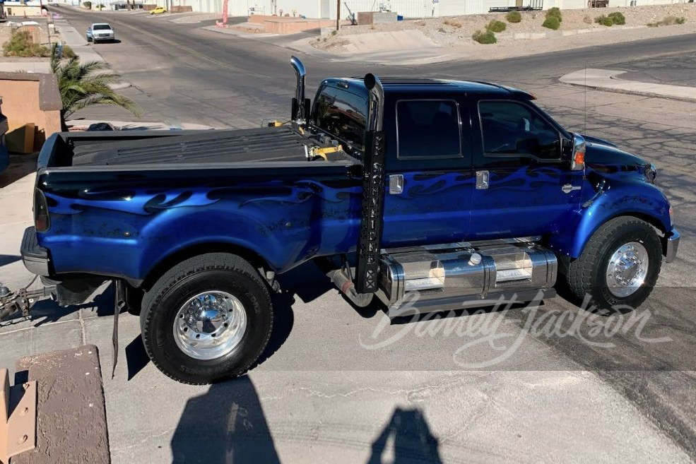 2008 FORD F-650 CUSTOM SUPERTRUCK - Rear 3/4 - 272732