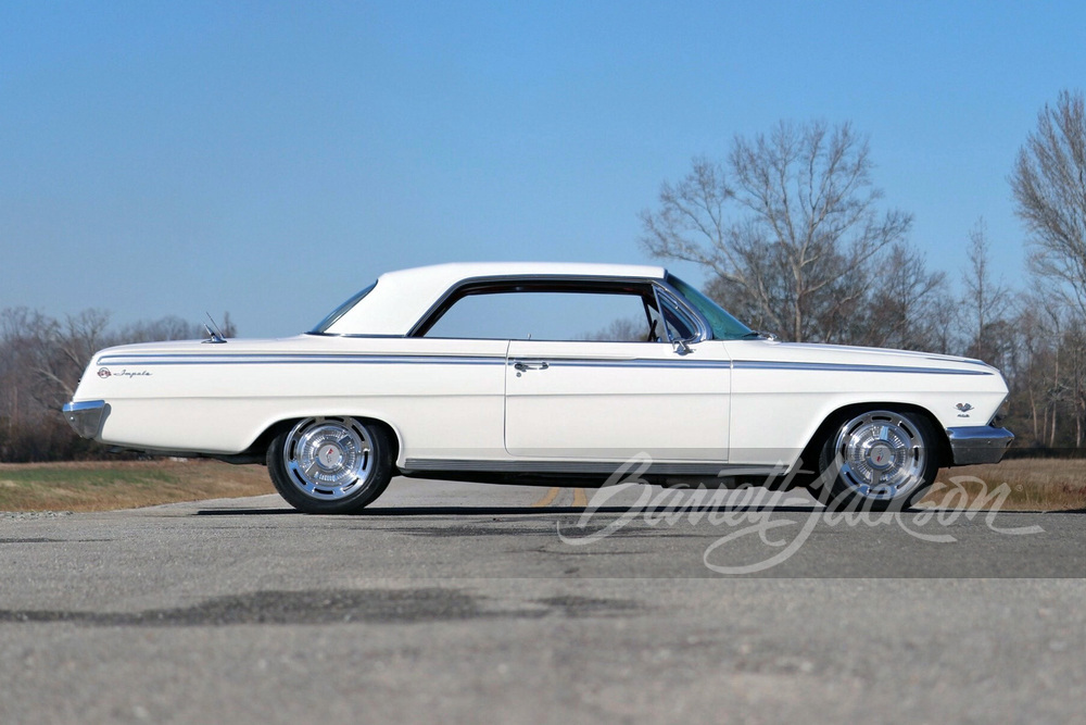 1962 CHEVROLET IMPALA SS CUSTOM COUPE - Side Profile - 273225