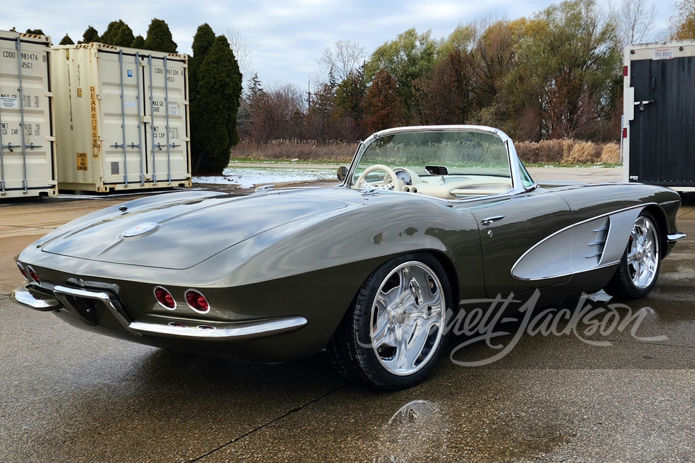1961 CHEVROLET CORVETTE CUSTOM CONVERTIBLE - Rear 3/4 - 273258