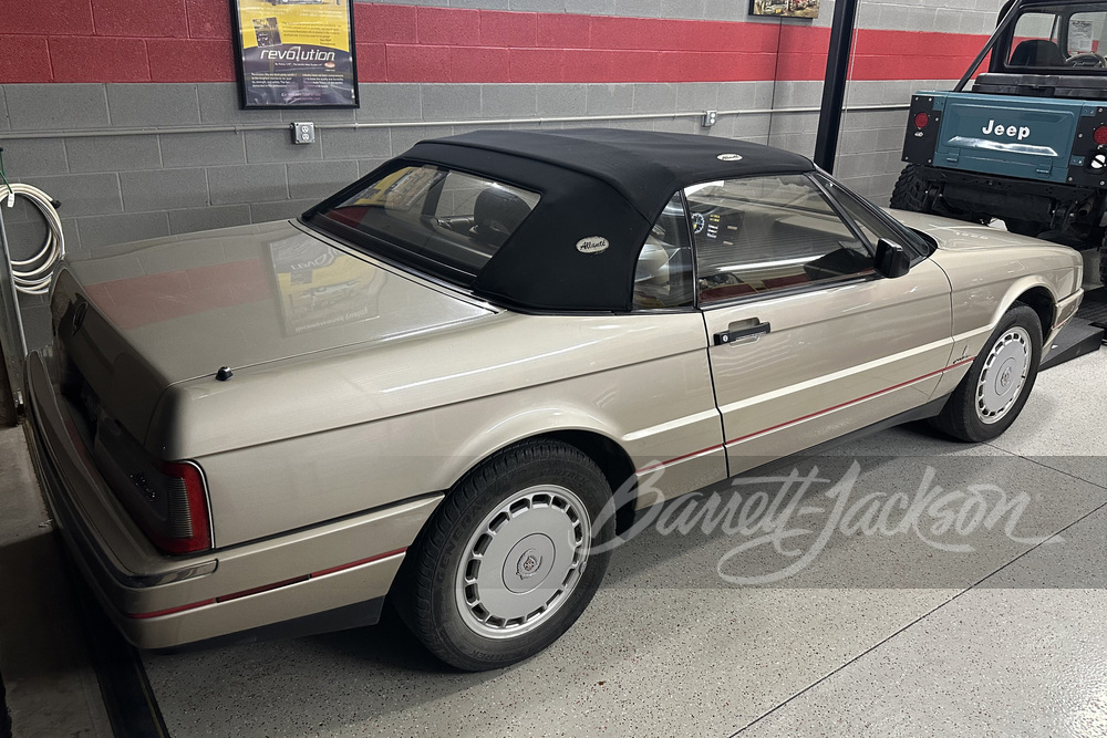 1990 CADILLAC ALLANTE CONVERTIBLE - Rear 3/4 - 273565