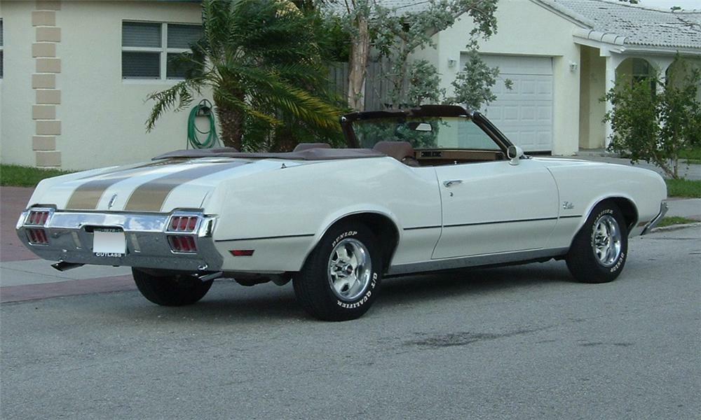 1972 OLDSMOBILE CUTLASS SUPREME CONVERTIBLE - Rear 3/4 - 39854