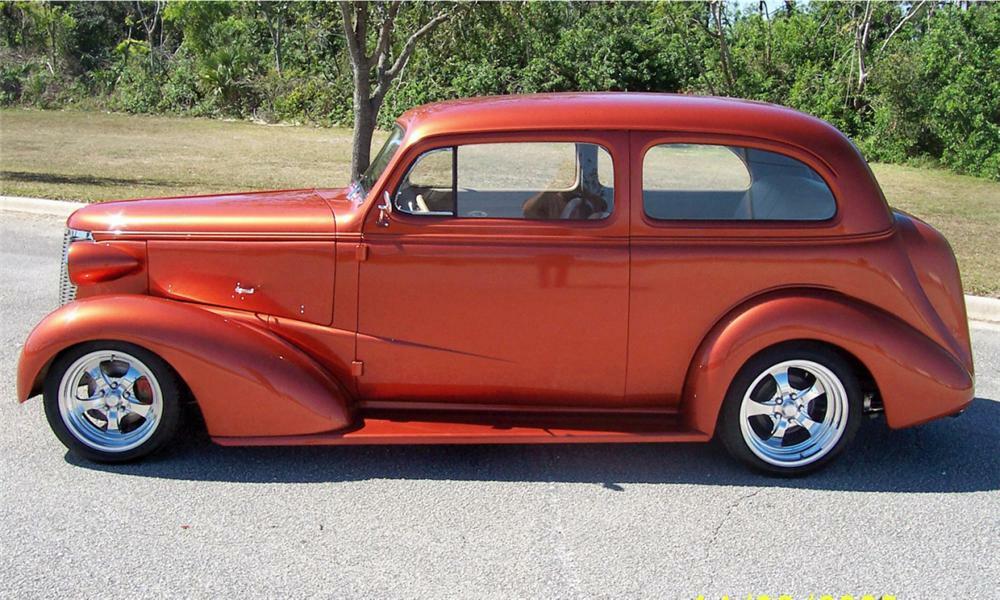 1938 Chevrolet Custom 2 Door Sedan