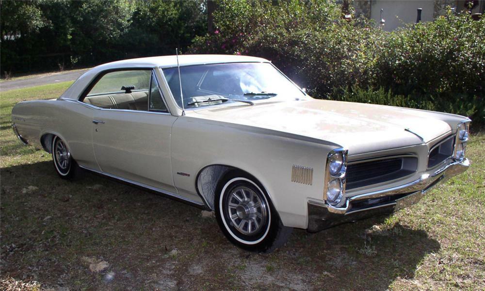1966 PONTIAC LEMANS 2 DOOR HARDTOP - Front 3/4 - 40136
