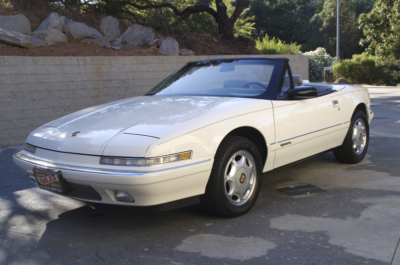 1990 BUICK REATTA CONVERTIBLE - Front 3/4 - 43246