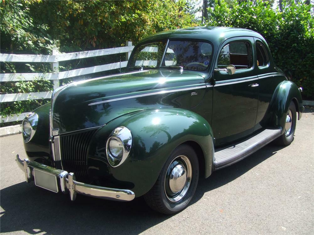 Ford v8 Deluxe 5 Window Coupe 1940