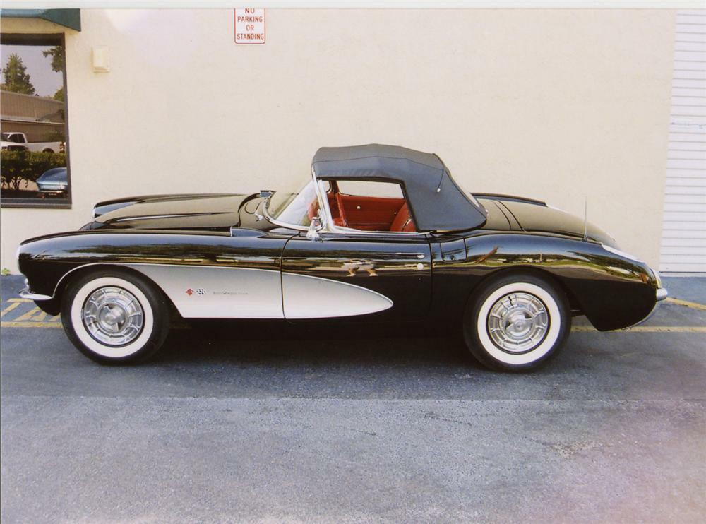 1957 CHEVROLET CORVETTE CONVERTIBLE - Side Profile - 43555