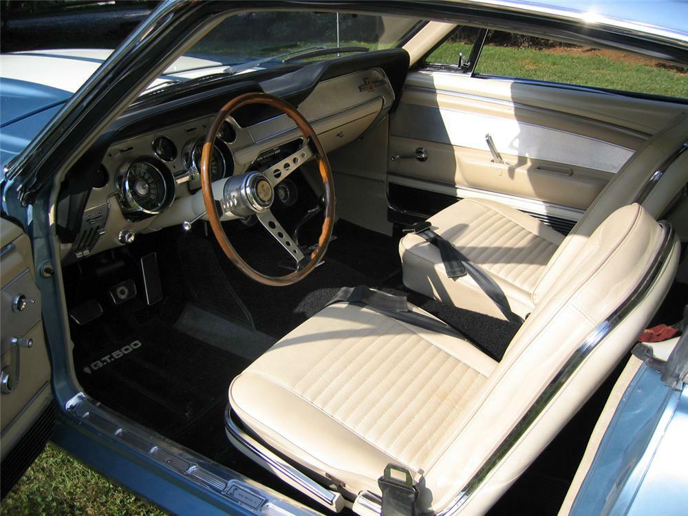 1967 SHELBY GT500 FASTBACK - Interior - 44077