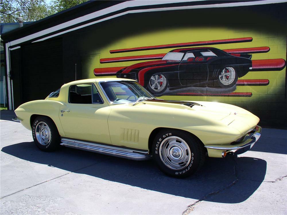 1967 CHEVROLET CORVETTE 327 COUPE - Front 3/4 - 44244