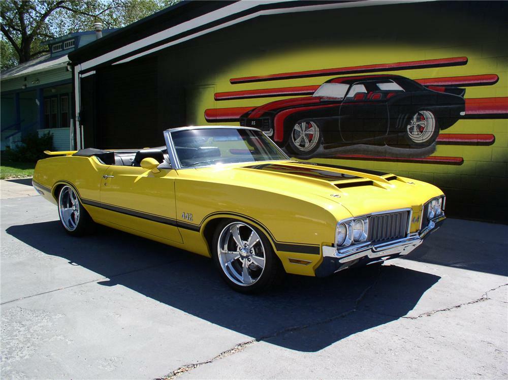 1970 OLDSMOBILE CUTLASS CUSTOM 2 DOOR CONVERTIBLE - Front 3/4 - 44246
