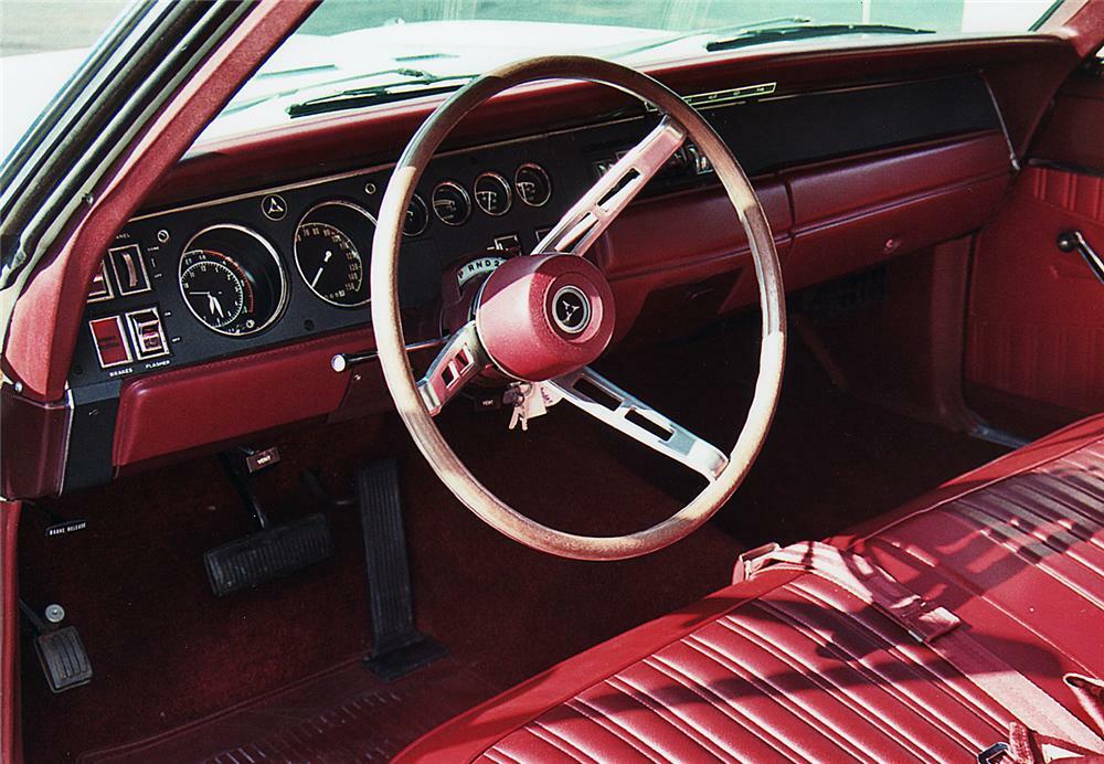 1968 PLYMOUTH SUPER BEE 2 DOOR COUPE - Interior - 44408