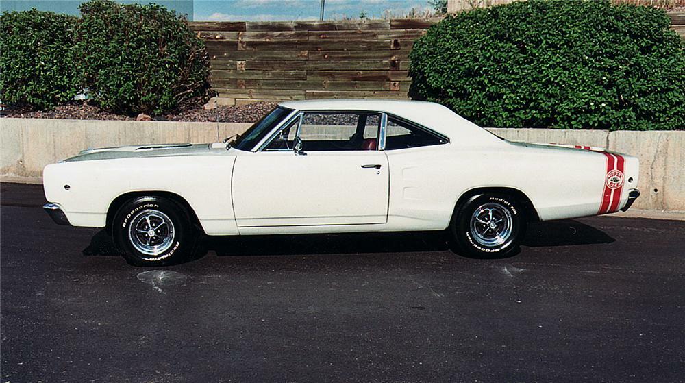 1968 PLYMOUTH SUPER BEE 2 DOOR COUPE - Side Profile - 44408